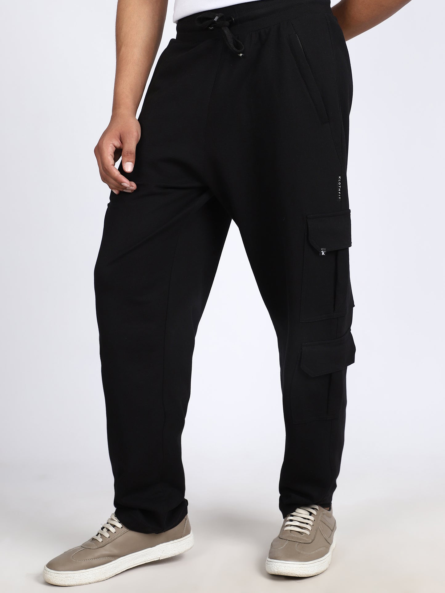 Men Solid Cargo Black 6 Pocket