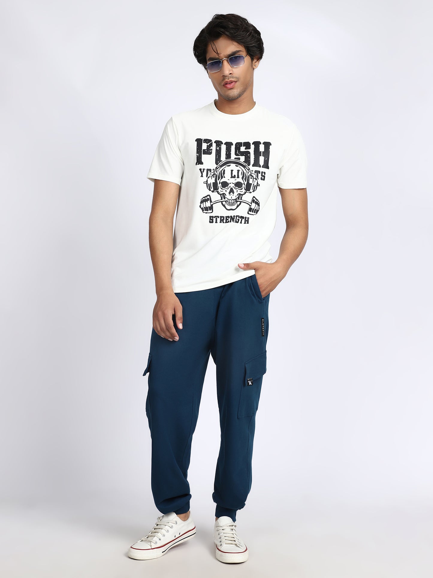 Men Solid Cargo Joggers Blue