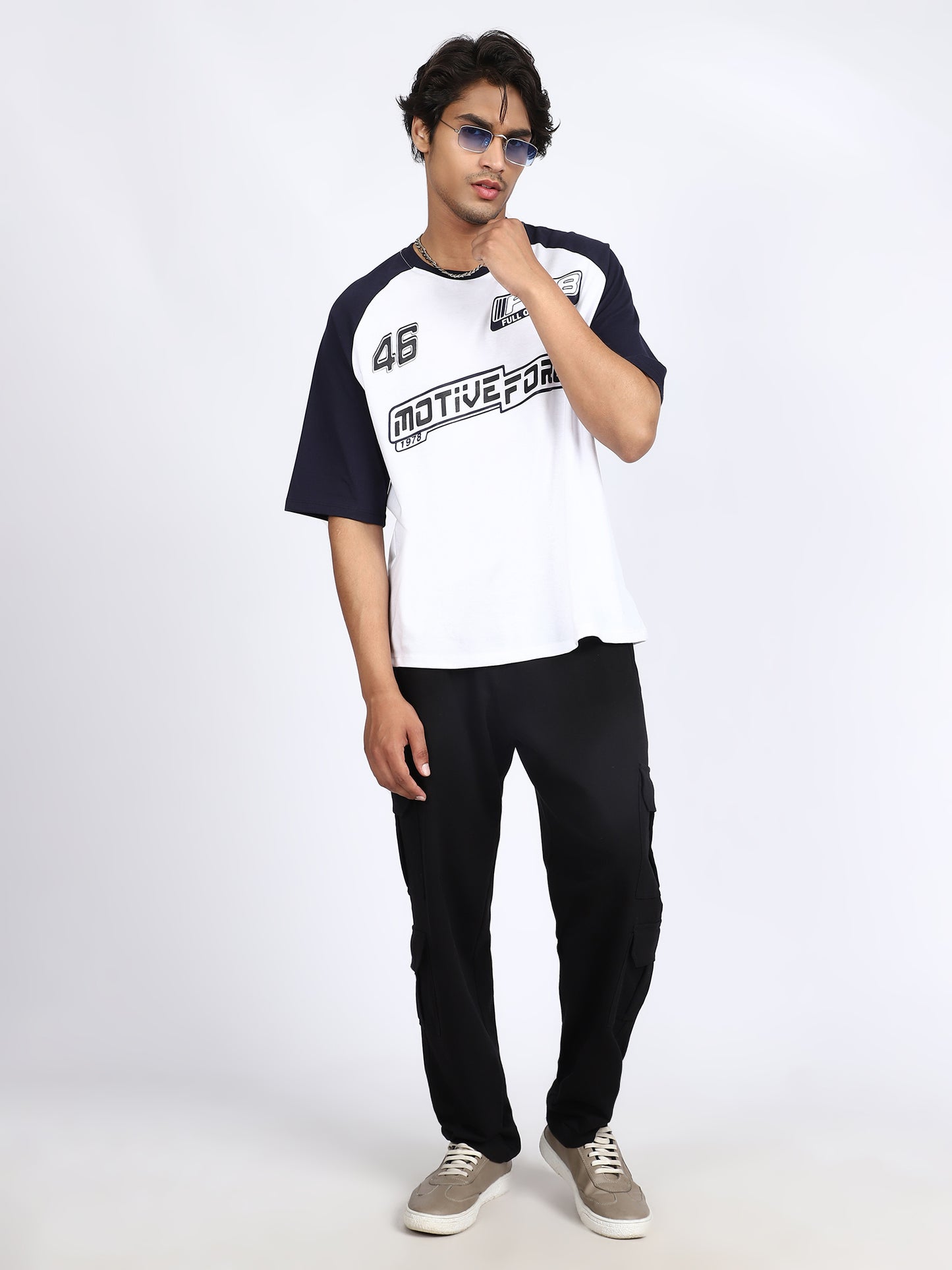 Men Solid Cargo Black 6 Pocket