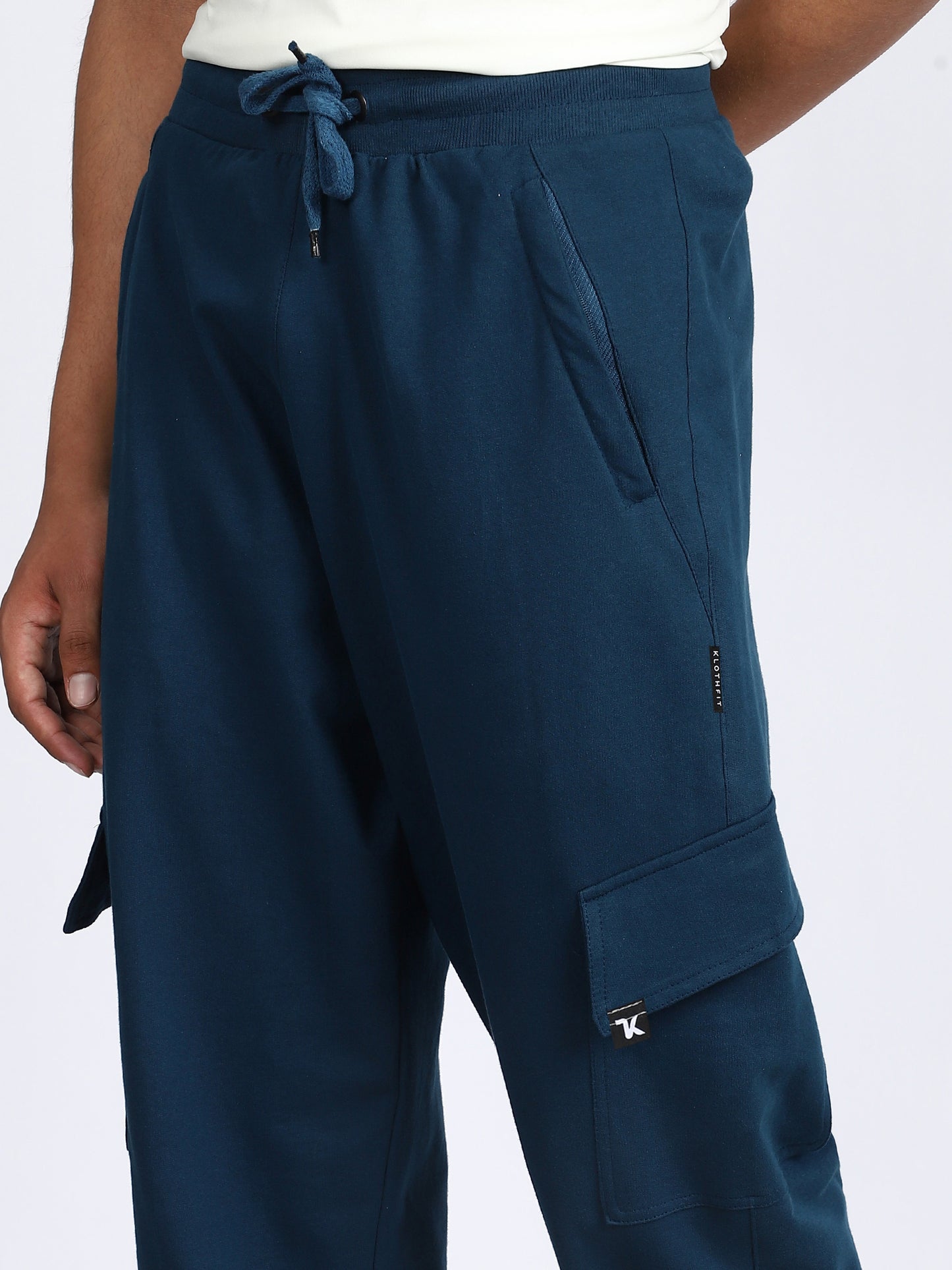 Men Solid Cargo Joggers Blue