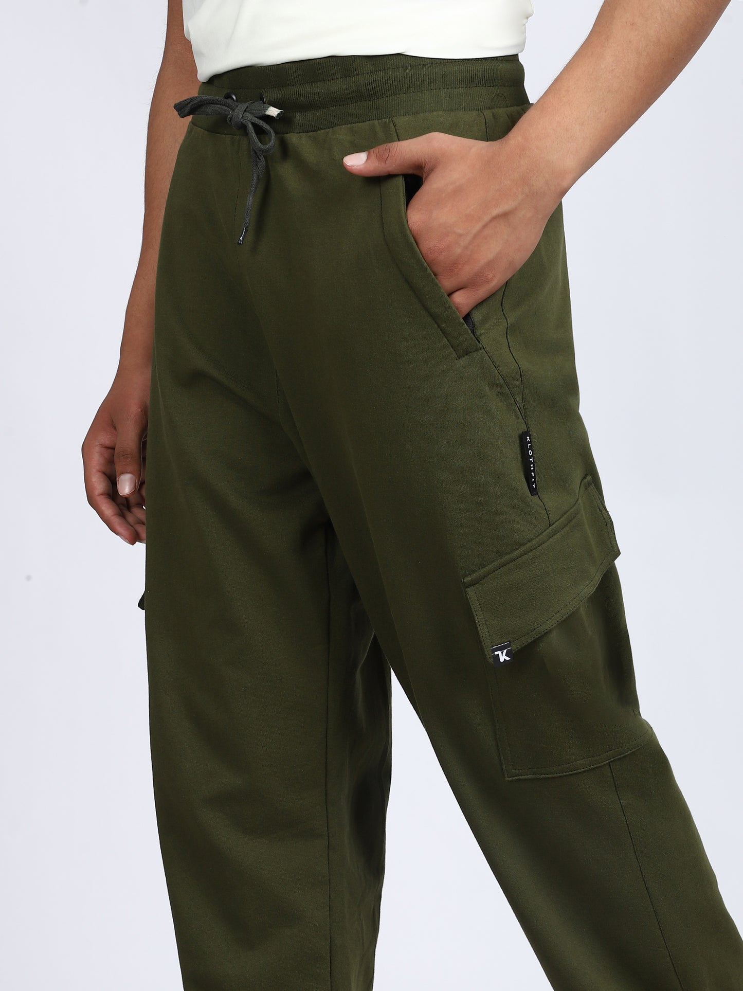 Men Solid Cargo Pants Green